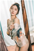 王子文性感低胸装